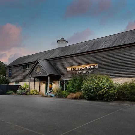 De Vere Cotswold Water Park-2